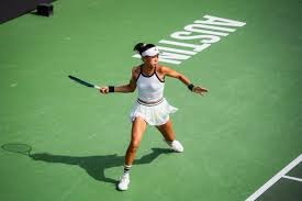 终究是你在裸泳，除了摇头晃脑还有什么办法呢