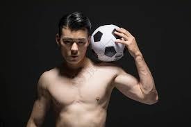 踢球者评德甲第11轮最佳阵容：卡尔、奥利塞、于帕、拜尔入选